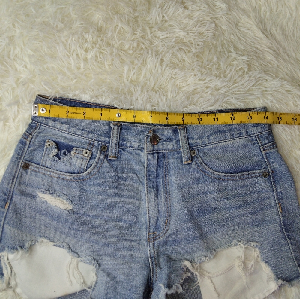 AEO Distressed Vintage Hi-Rise Festival Jean Short Size 4 - Picture 10 of 12